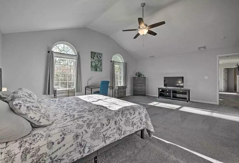 Family Friendly Arrowhead Lake Home W/ Kayak!