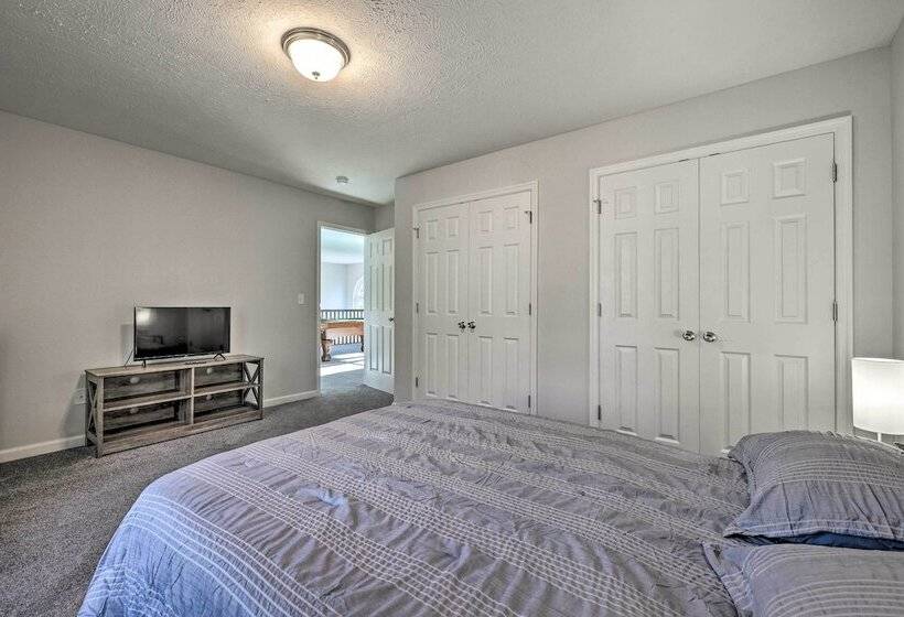 Family Friendly Arrowhead Lake Home W/ Kayak!