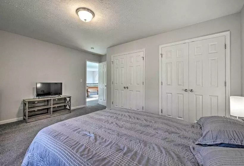 Family Friendly Arrowhead Lake Home W/ Kayak!