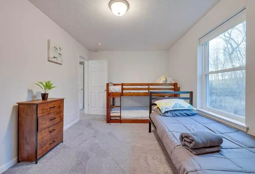 Family Friendly Arrowhead Lake Home W/ Kayak!