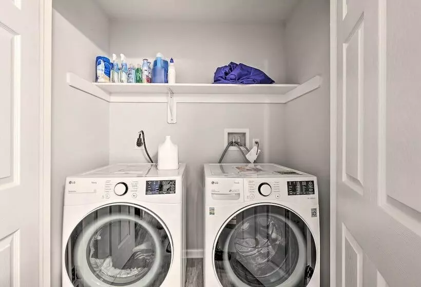 Family Friendly Arrowhead Lake Home W/ Kayak!