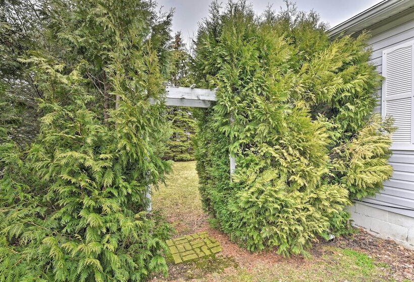 Family Friendly Hideaway Near Presque Isle!