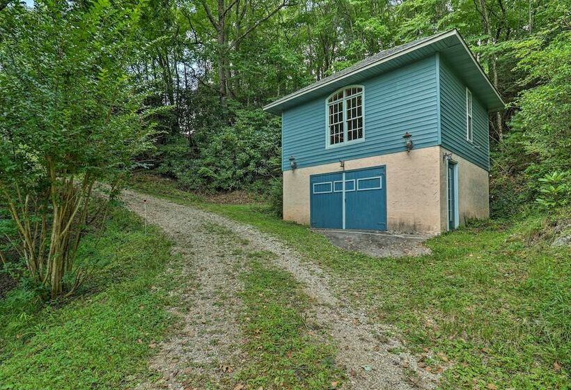 Family Retreat Cabin W/ Summit, Lake Views, Deck!