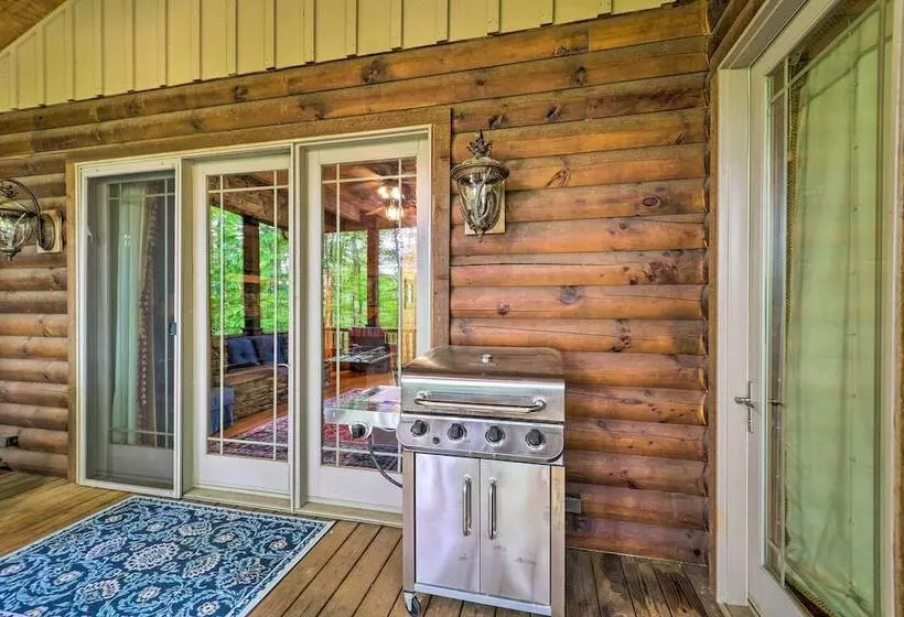 Hilltop Hideaway Cabin W/ Porch + Fire Pit!