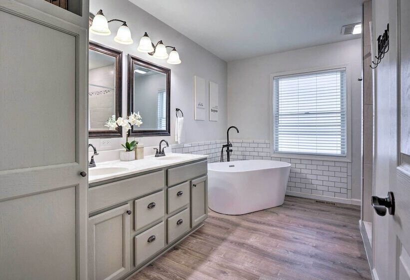 Hilltop Home Inside Of Apple Valley!