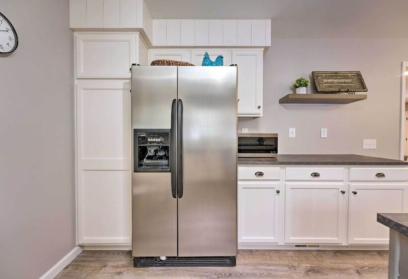 Hilltop Home Inside Of Apple Valley!