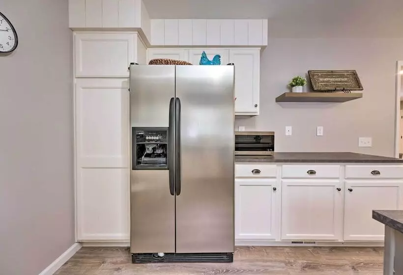 Hilltop Home Inside Of Apple Valley!