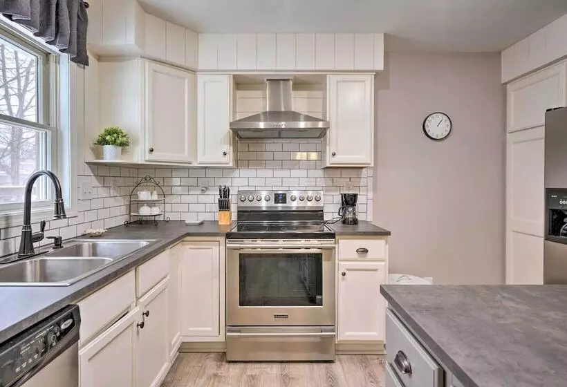 Hilltop Home Inside Of Apple Valley!