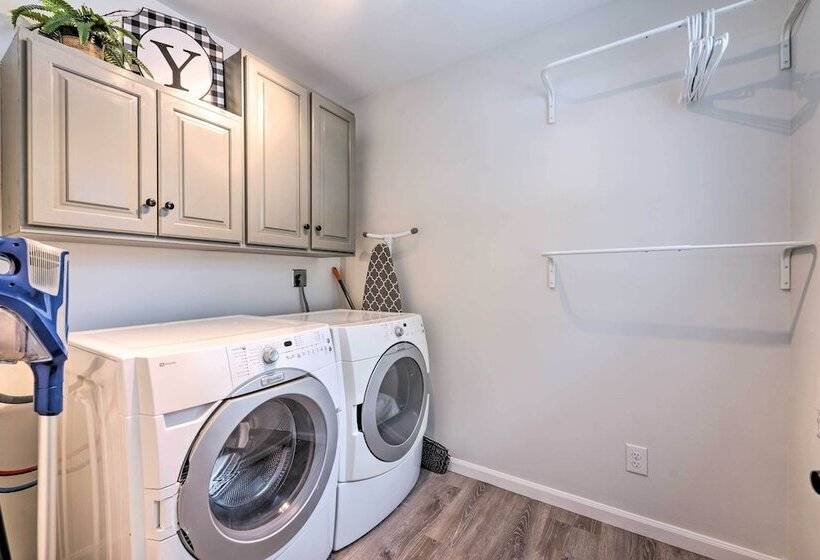 Hilltop Home Inside Of Apple Valley!