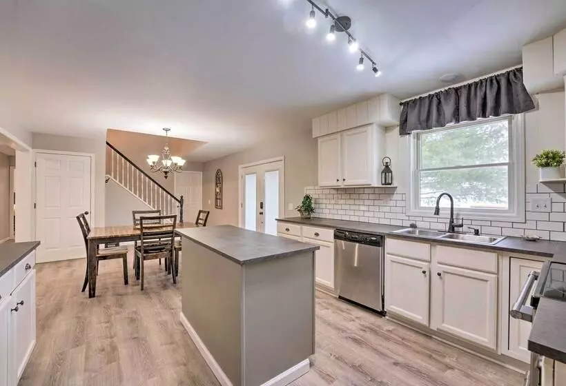 Hilltop Home Inside Of Apple Valley!