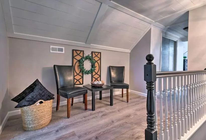 Hilltop Home Inside Of Apple Valley!