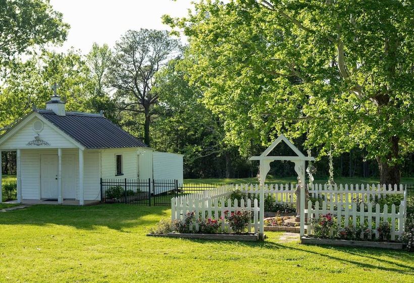 Historic Huntington Home W/ Pond & Flower Gardens!