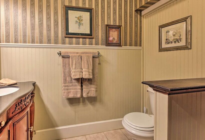 Historic Huntington Home W/ Pond & Flower Gardens!