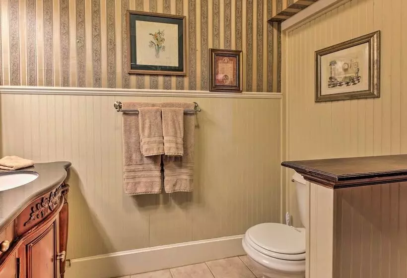 Historic Huntington Home W/ Pond & Flower Gardens!