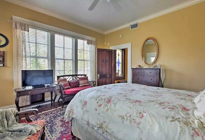 Historic Huntington Home W/ Pond & Flower Gardens!