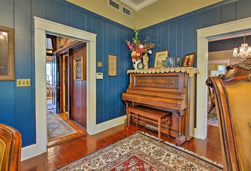 Historic Huntington Home W/ Pond & Flower Gardens!