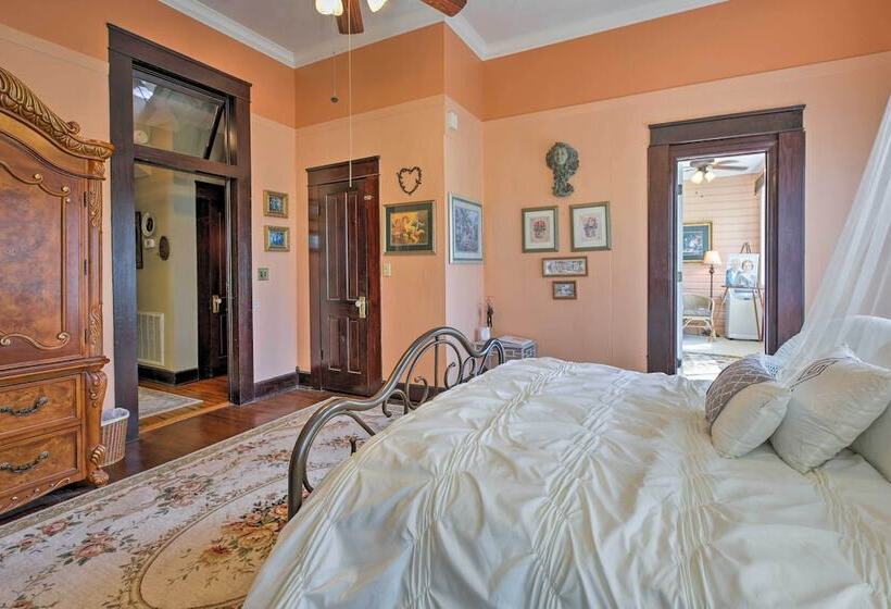 Historic Huntington Home W/ Pond & Flower Gardens!