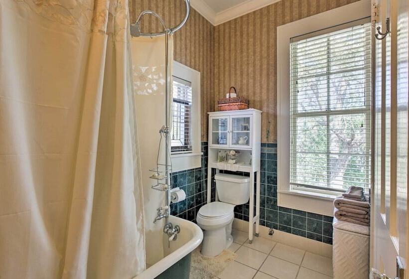 Historic Huntington Home W/ Pond & Flower Gardens!