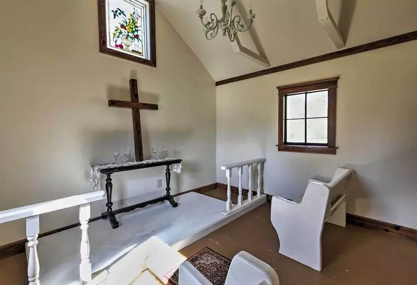 Historic Huntington Home W/ Pond & Flower Gardens!