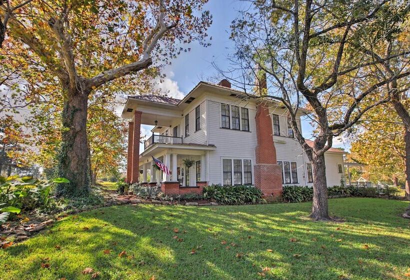 Historic Huntington Home W/ Pond & Flower Gardens!