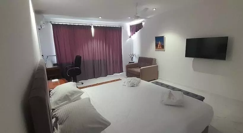 هتل Areni Lodge