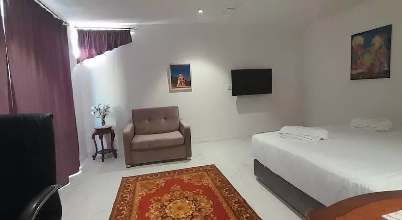 هتل Areni Lodge