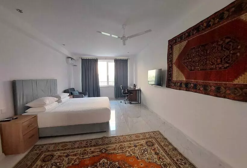 هتل Areni Lodge