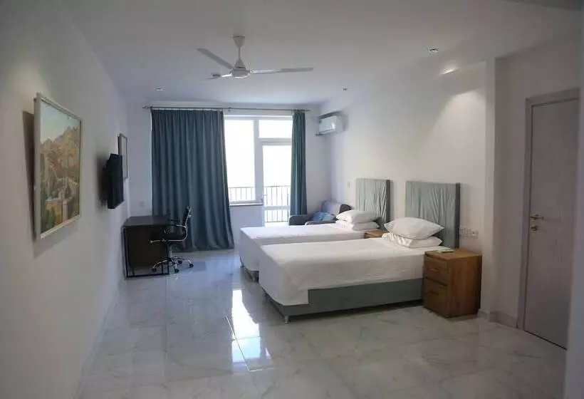 هتل Areni Lodge