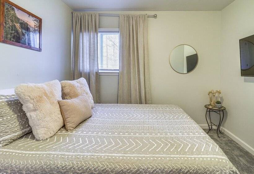 House In The Woods In Ooltewah W/ Fire Pit!