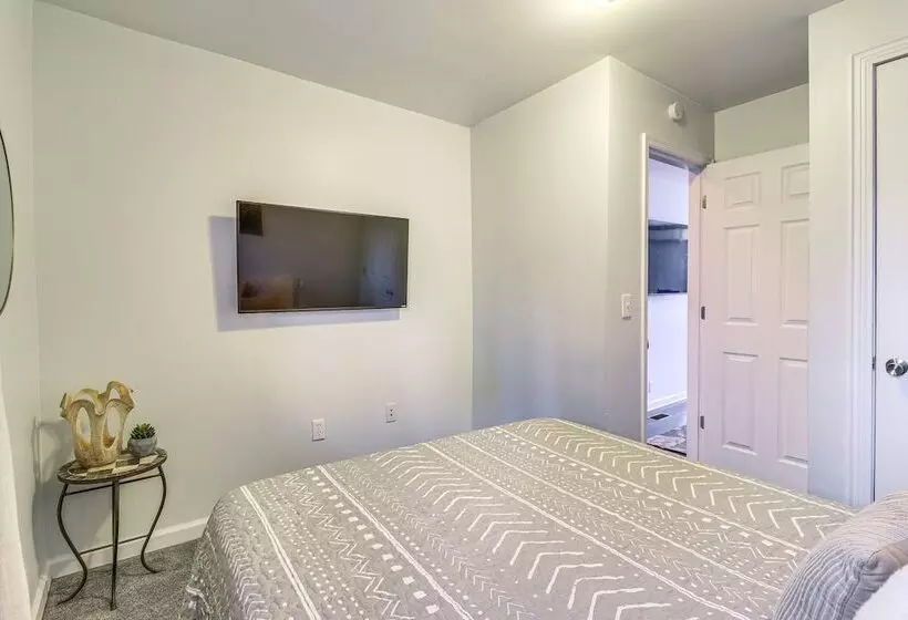 House In The Woods  In Ooltewah W/ Fire Pit!