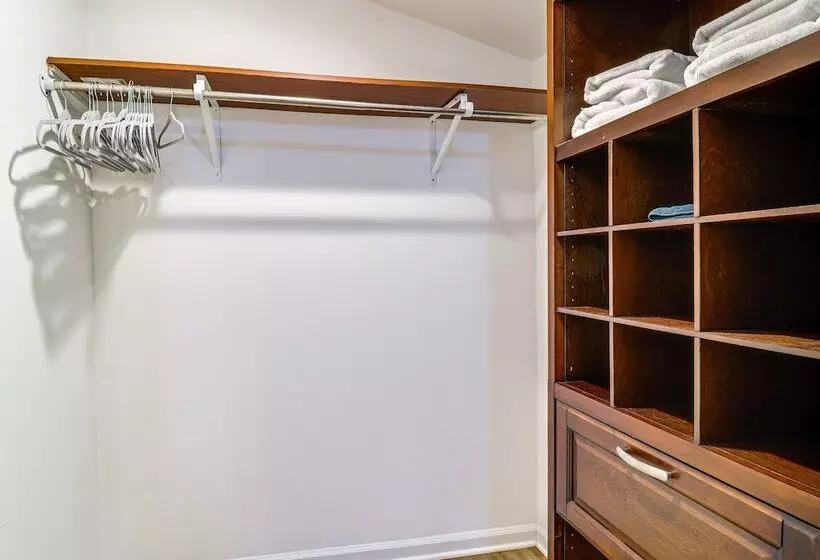 House In The Woods  In Ooltewah W/ Fire Pit!