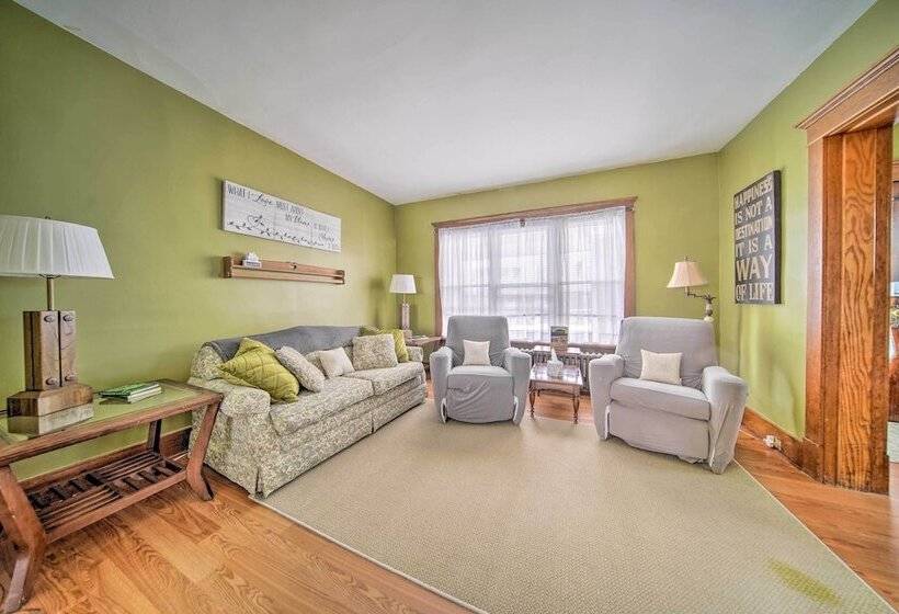 Idyllic Erie Home < 3 Mi To Dtwn Attractions!