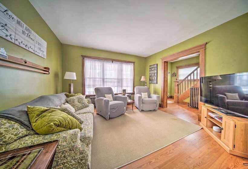Idyllic Erie Home < 3 Mi To Dtwn Attractions!