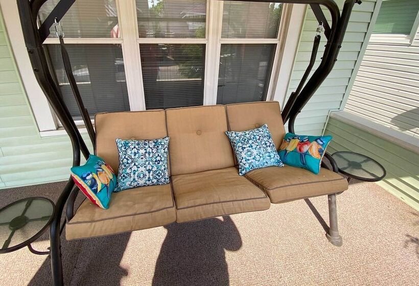 Idyllic Erie Home < 3 Mi To Dtwn Attractions!