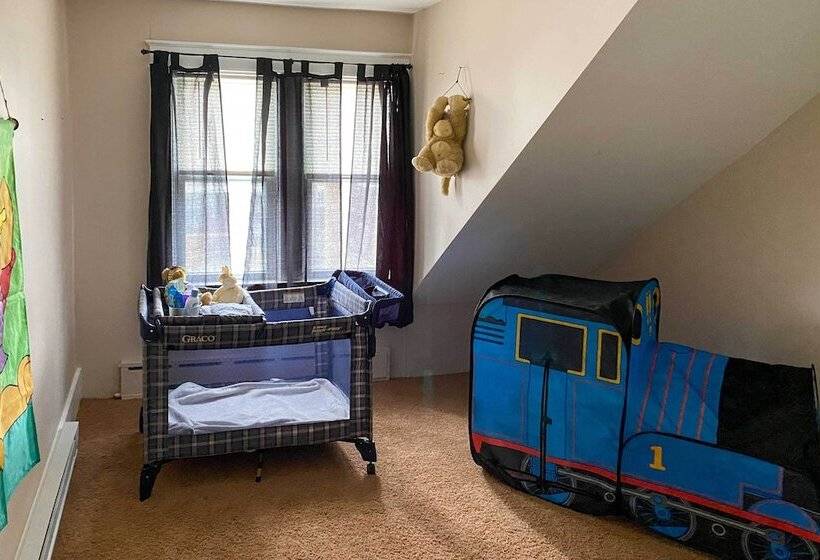 Idyllic Erie Home < 3 Mi To Dtwn Attractions!