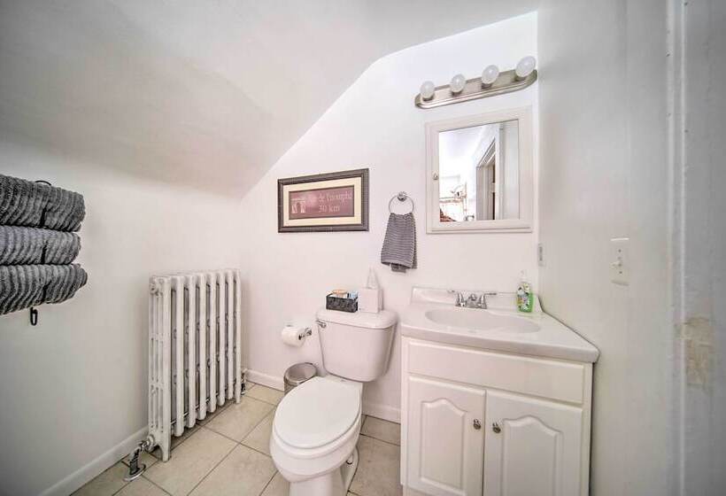 Idyllic Erie Home < 3 Mi To Dtwn Attractions!