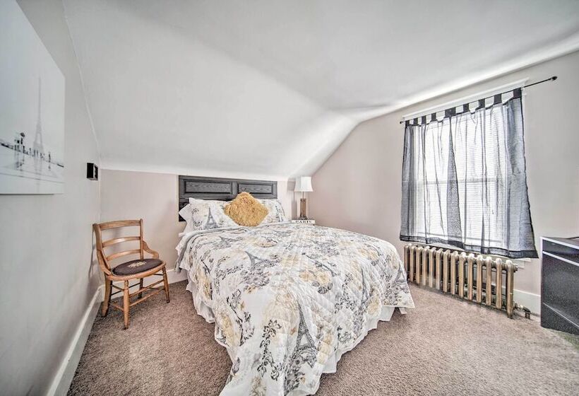 Idyllic Erie Home < 3 Mi To Dtwn Attractions!