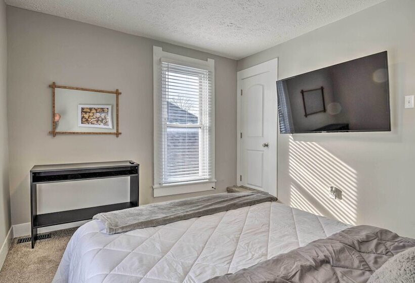 Indianapolis Home ~ 1 Mi To Fountain Square