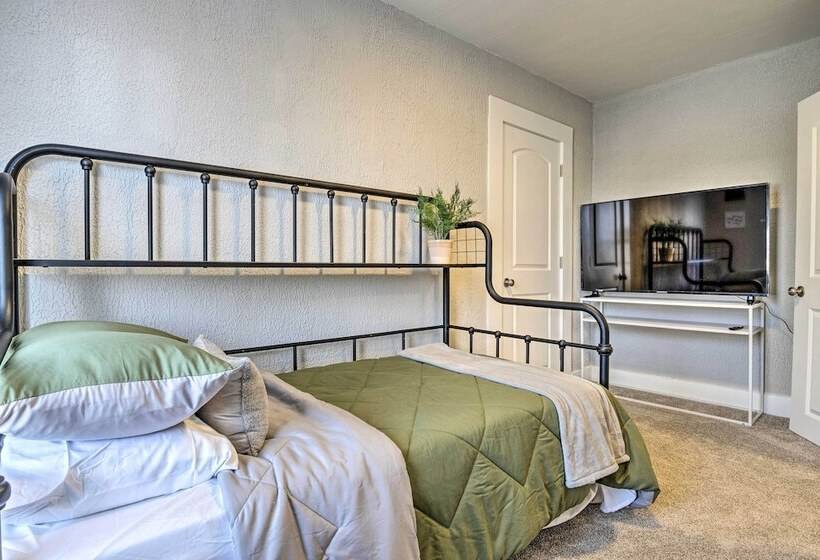 Indianapolis Home ~ 1 Mi To Fountain Square