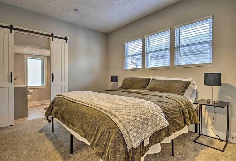 Indianapolis Home ~ 1 Mi To Fountain Square