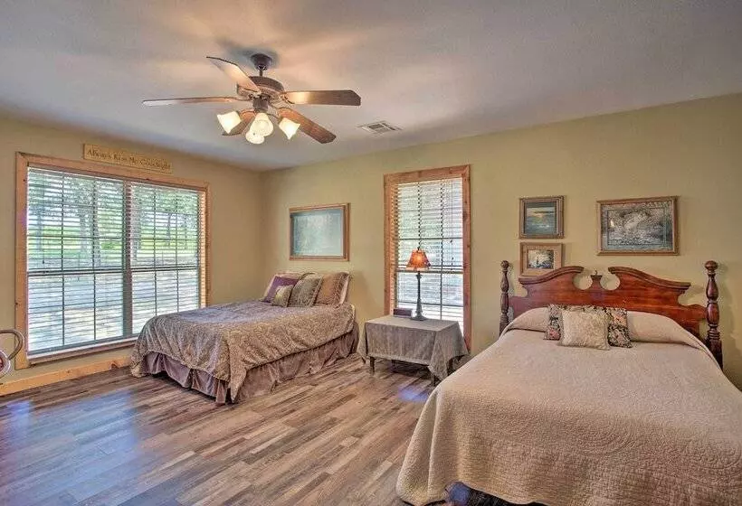 Kingston House W/ Fire Pit, Short Walk To Lake!