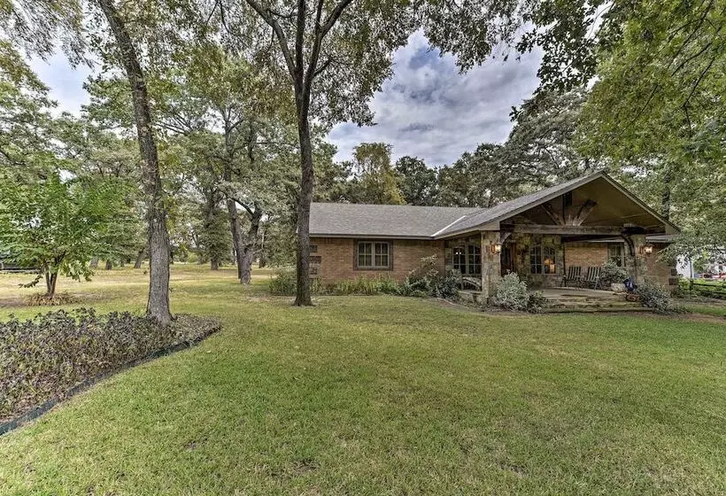 Kingston House W/ Fire Pit, Short Walk To Lake!