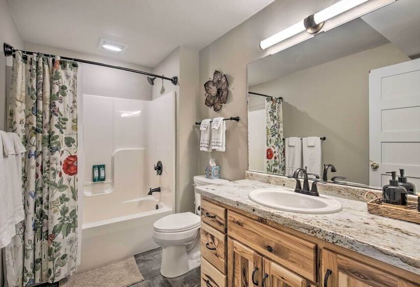 Lakefront Cottage In Iron River: 3 Mi To Skiing!