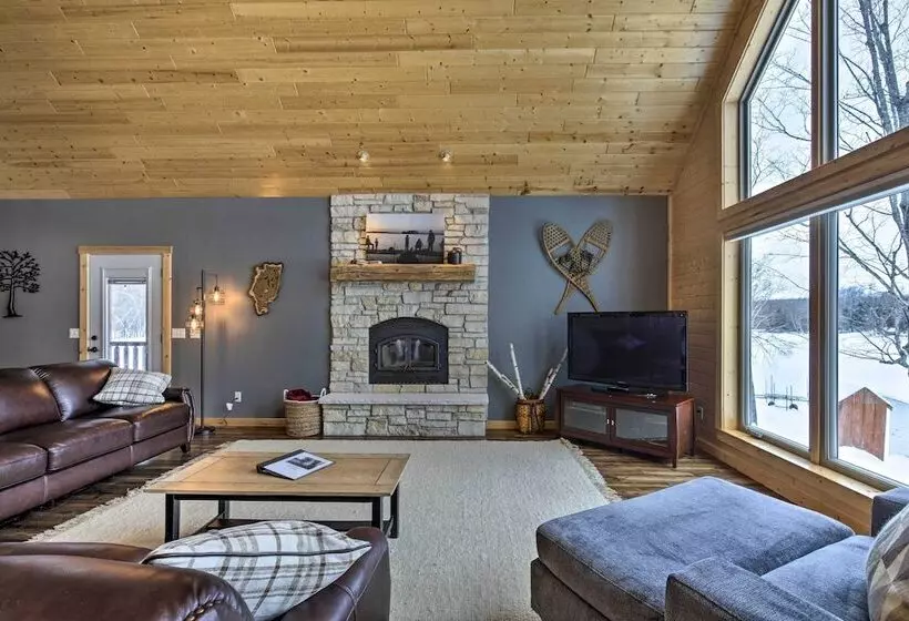 Lakefront Cottage In Iron River: 3 Mi To Skiing!