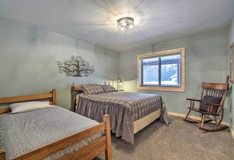 Lakefront Cottage In Iron River: 3 Mi To Skiing!