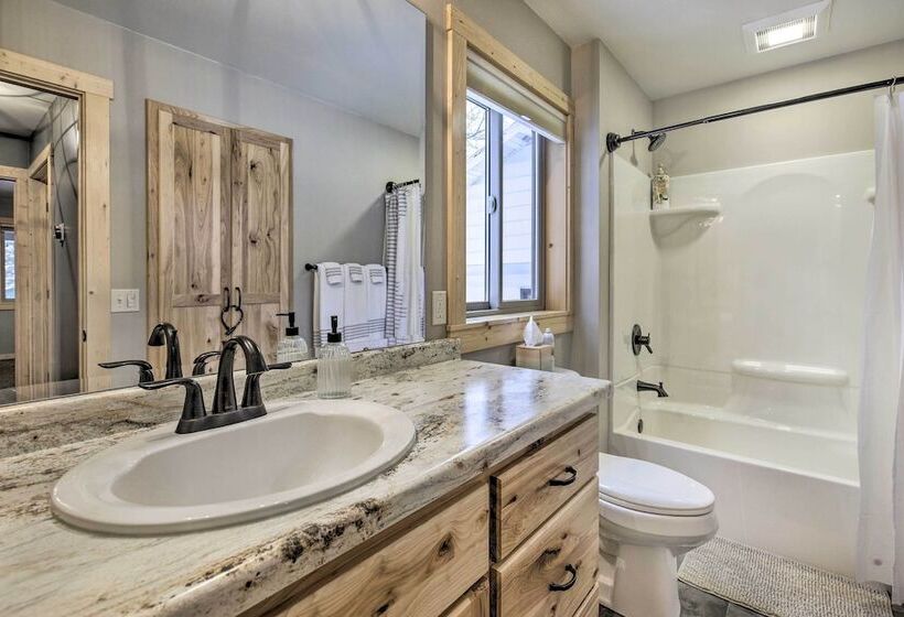 Lakefront Cottage In Iron River: 3 Mi To Skiing!