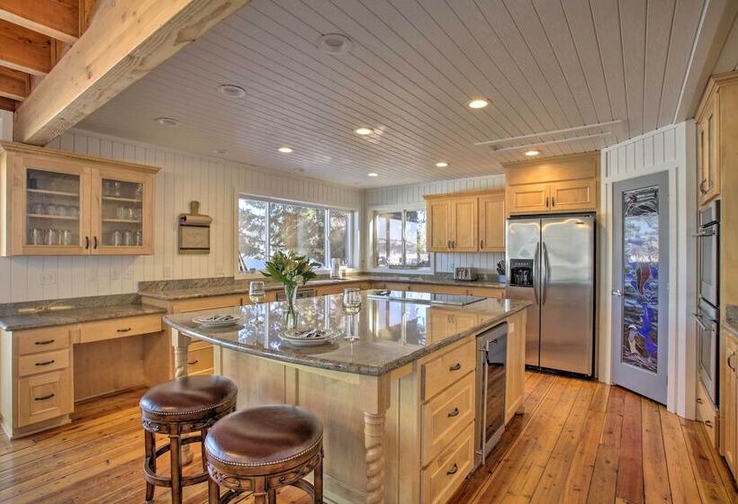 Lakefront Home W/ Boat Dock In Coeur D Alene Area!