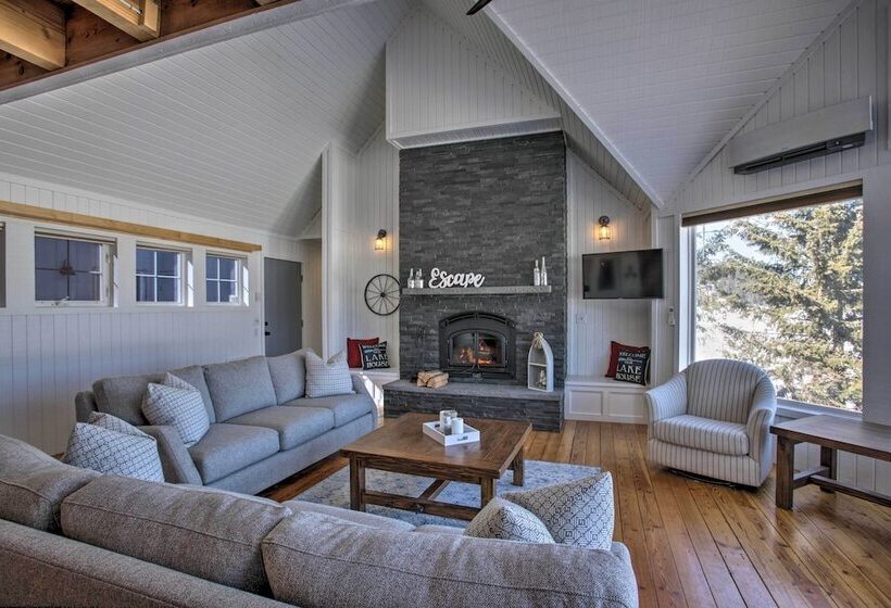 Lakefront Home W/ Boat Dock In Coeur D Alene Area!