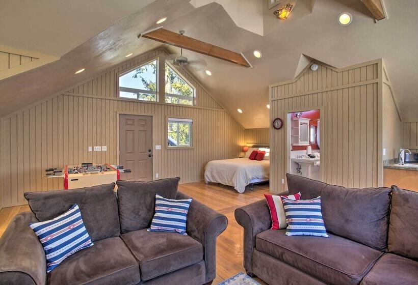 Lakefront Home W/ Boat Dock In Coeur D Alene Area!