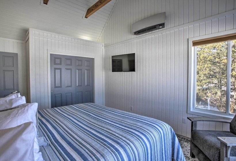 Lakefront Home W/ Boat Dock In Coeur D Alene Area!